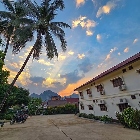 Saphaothong Guesthouse Vang Vieng Exteriör bild