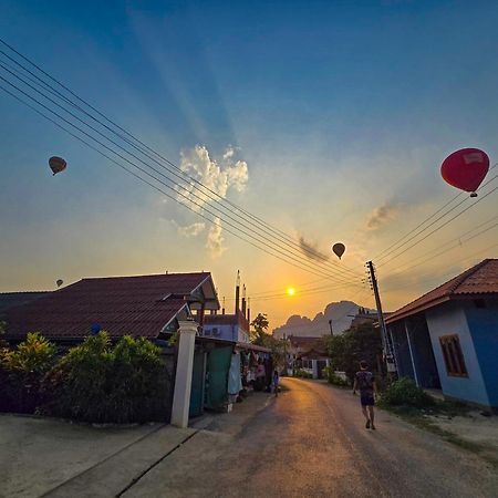 Saphaothong Guesthouse Vang Vieng Exteriör bild